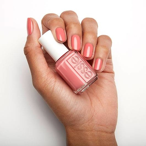 Nailed KW - Essie Flying solo