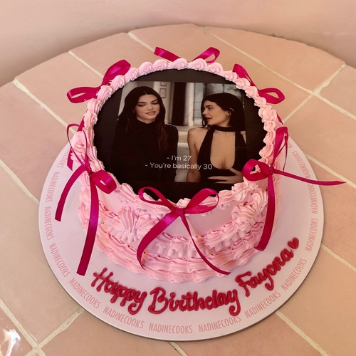 Kylie Jenner Cake