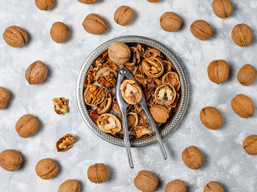 Walnut with vanilla flavor