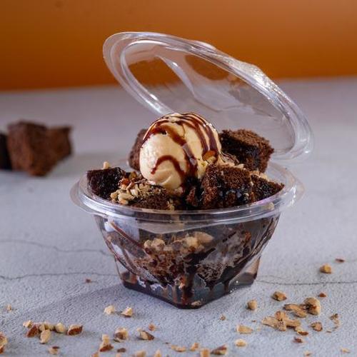 Fruit Box - Jaco Waco Dish - Cocoa cake, vanilla ice cream, cream, nuts and sauce