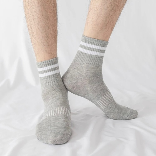 6 pairs of sports socks