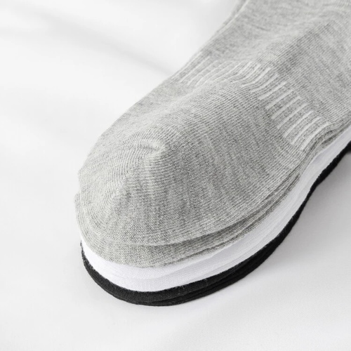 6 pairs of sports socks