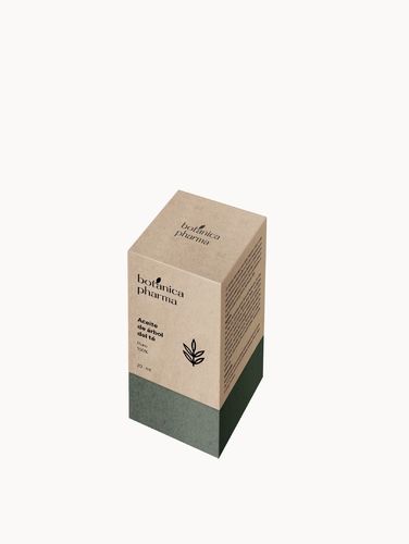BOTANICA TEA TREE OIL 20ML - Tea tree oil is used for its multiple antiseptic effect to combat bacteria, viruses and fungi. Therefore, it prevents colonization of the scalp, which causes flaking. Its application is also recommended if you go to the gym, or swimming pools as prophylaxis for fungal infections, also known as athlete's foot. This essential oil also has healing and regulating properties for oily skin.