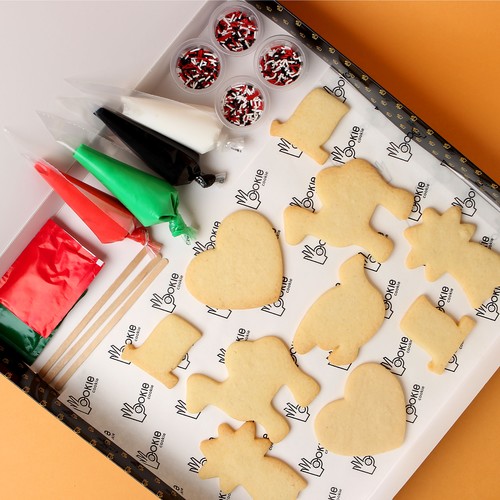 National day kit - 10 undecorated cookies 4 assorted icing colors 4 containers with assorted toppings