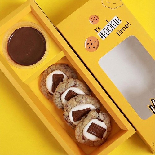 cookies with dipping sauce