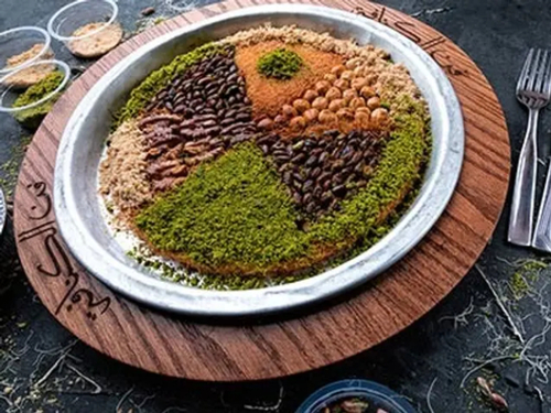 Kunafa Mix El Fosoul El Setta - Turkish konafa with cheese with walnuts, hazelnuts, pistachios and almonds