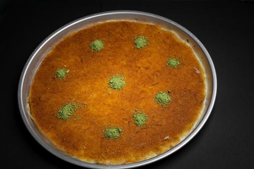 Large Kunafa With Cream Dish