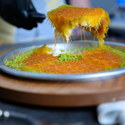 Oqaily Kunafa - With cream, cardamom and saffron.