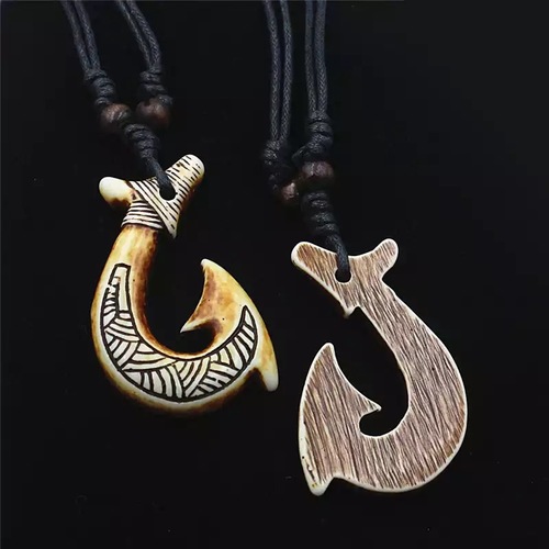 Hook wooden pendant