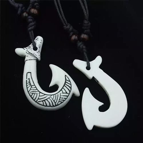 Hook wooden pendant