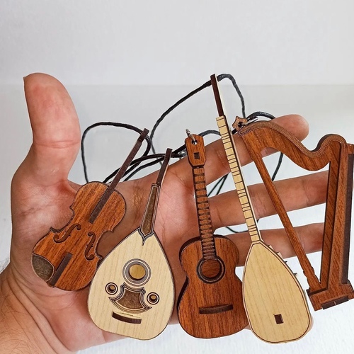 musical instruments pendant