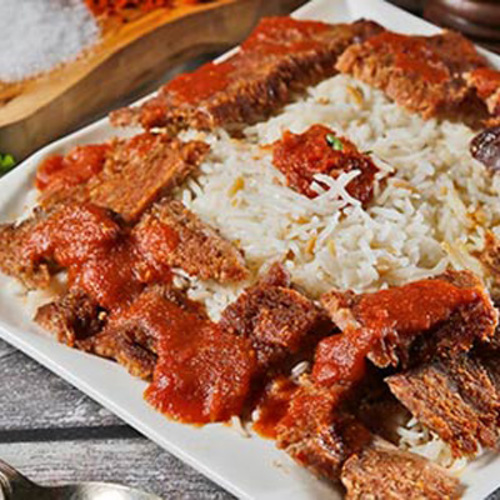 Pilav usto doner Meat - Choose between rice or Burghul topped with meat and a special sauce.