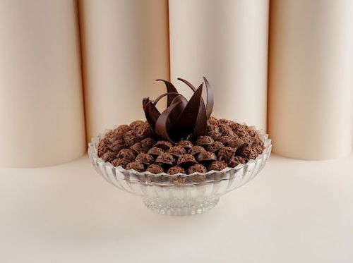 Crunchy chocolate tray - 500 grams  Nuts with chocolate