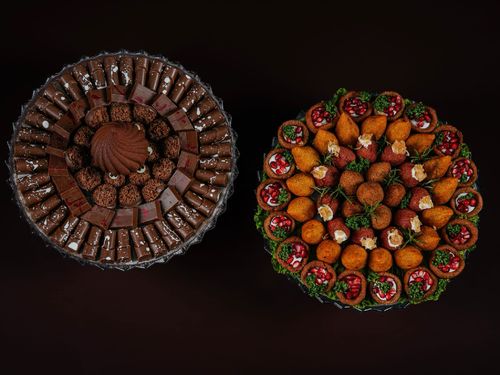 Offer Trays 2 - Citrus 50 pieces
Kebbeh open bulgur filled with labneh and pomegranate
Potato Kebbeh Cheese Filling
Beetroot Kebbeh Cheddar Filling
Kebbeh Bulgur Meat Stuffing
Cocoa fillings crispy nutella and ganache caramel
77 Pieces