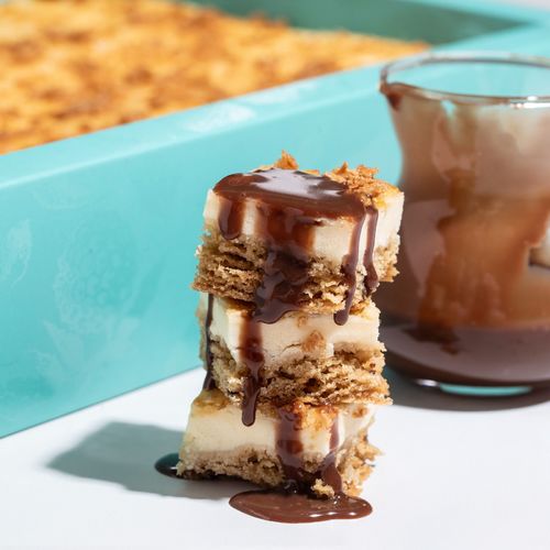 Mini San Sebastián - Mini San Sebastián with cookies and chocolate sauce