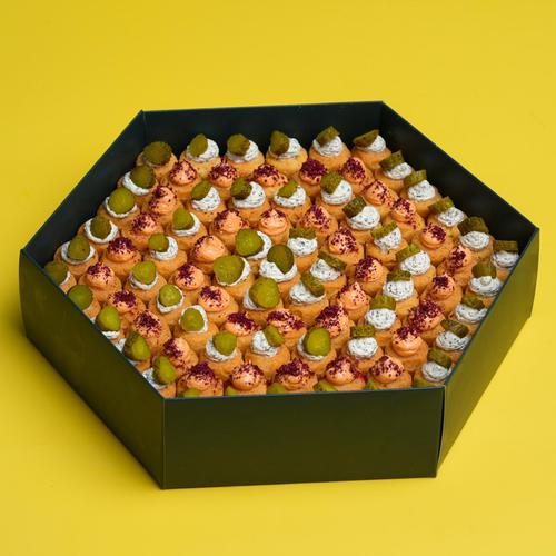Salty Mini Tart - Tart with feta cheese and paprika Tart with labna and mint and zaater 91pcs