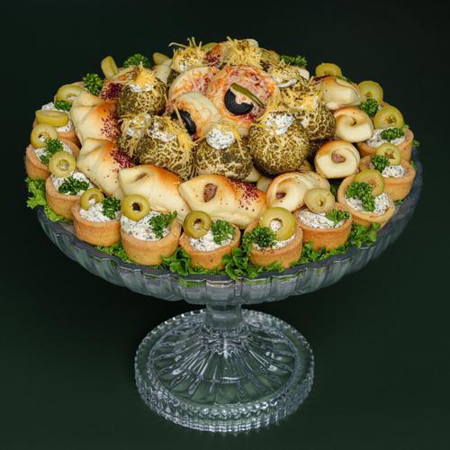 Tart and Fatayer Eid Crystal - 42pcs Tart with cheese- fatayer chicken- pizza- spinach