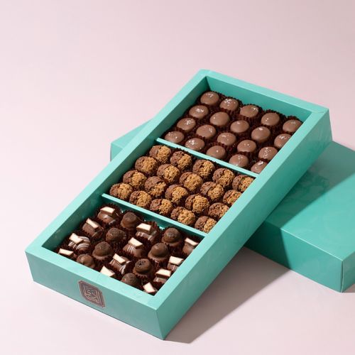 Golden Box - 60pcs mix caramel and Oreo and kinder and feuilletine crispy