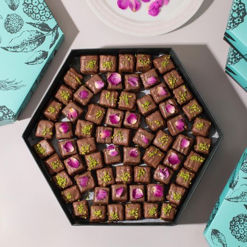 Almond and Pistachio - 60pcs mix alkadi with French recipe and flavors almond , pistachio coverd by chocolate