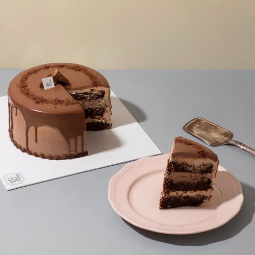 Flake Cake - Chocolate cake with flake filling