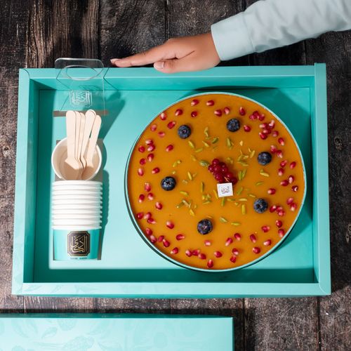 ترافل مانجا - طبقة كيك مع صوص المانجا هوم ميد و قطع المانجا الفرش