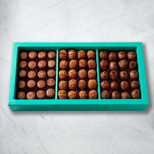 Golden Box - 60pcs mix caramel and Oreo and kinder and feuilletine crispy