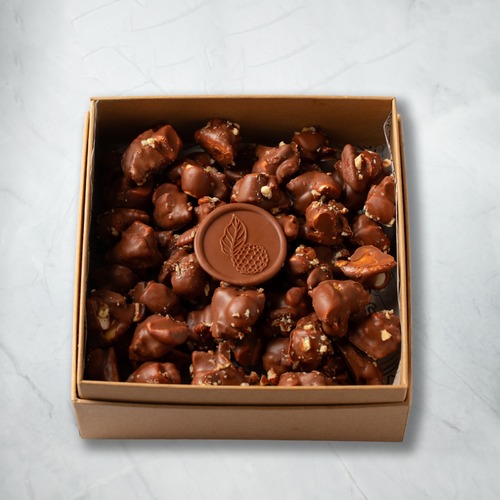 Mini Salted Pecan - Salty biscuits with caramel filling and pecan nuts