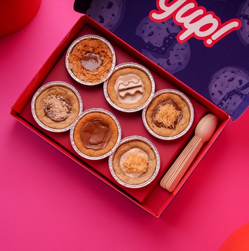Mix Molten Cookie Box ( 12 Pieces ) - Box of Mix Molten Cookies from your choice ( 12 pieces )