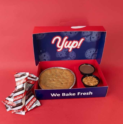 Crunchy Cookies Cake - Cookies Cake with filling crunchy wafer and milk chocolate come with Milk chocolate dipping sauce ,Crunchy Wafer and ice cream vanilla sandwich .