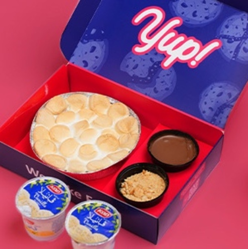 مارشميلو كوكيز كيك - مارشميلو طبقات مع كيكة كوكيز لذيذة تقدم مع شوكولاتة بالحليبo وصلصات تغميس البسكويت بجانب آيس كريم