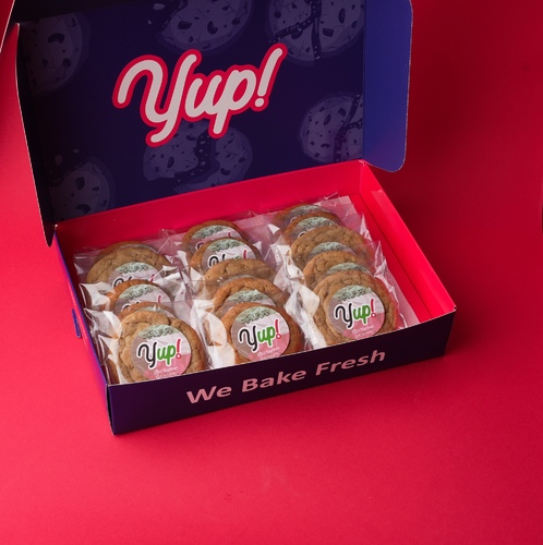 دام عزك ياكويت - ٢٠ حبة كوكيز مع علم الكويت