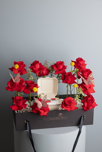 Flowers By J  - J 91 cake box - Cake box for your loved ones