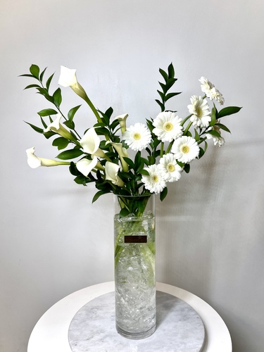 J 35 vase