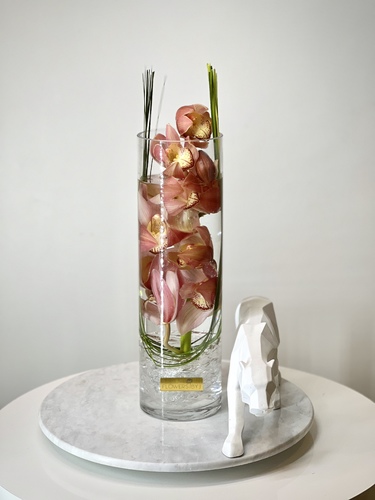 J 37 vase