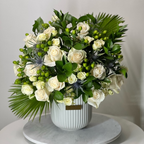 J 16 Vase