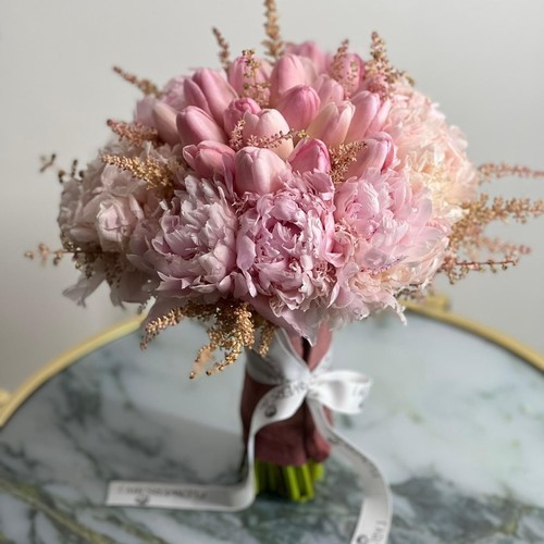 J 5 bride bouquet