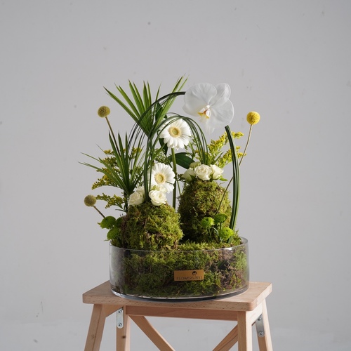 J 62 vase