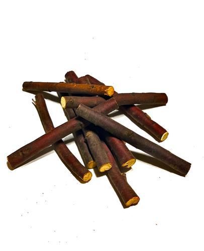 PET SHOP  - Crunchy Cigar ( Made in Kuwait) - Small perches  made of natural wood, ideal for releasing the energy of birds who are afraid of toys, and can also be presented to pairs to enhance the instinct of making nests