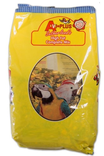 PET SHOP  - Sutherlands 20% Complete Parrot Mix , 1kg - complete parrot mix with added seed, nuts and palm oil. Fat level is 20% and thus a perfect diet for species with high fat requirements. During breeding season breeder pellets/egg food breeder can be easily added to provide for increased nutritional needs of breeding birds.