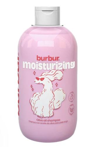 Burbur Shampoo Moisturizing - 400ml - Burbur is a 100% vegan, eco-friendly and highly fun brand for your cats and dogs. It provides the best shampoos for your pets with purified water, neutral PH and 100% natural and paraben-free ingredients. 
 Burbur Shampoo Moisturizing contains ecological olive oil and provitamins B5. This shampoo is used to care for and protects skin and coat, giving them strength and shine. 
 - Olive Oil 
 - Provitamins B5 
 - 100% Natural and 100% Vegan 
 - Eco-friendly 
 - Purified Water 
 - Neutral PH 
 - Paraben-free 
 - Protects Skin and Coat – Giving them strength and shine 
 - For Dogs and Cats