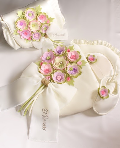 BaraSol - Garden Bouquet Baby Set - Garden Bouquet Baby Set includes ( baby sleeping bag ( carrier ) + diapers baby bag + baby bib + baby hat ).  The set is without any writing.  If you like to add personalization Please add the desired writing in the ( Leave your message) box below.