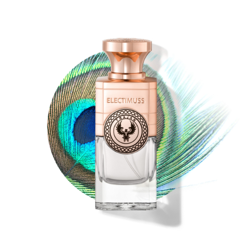 Trajan - Citrus top: Mandarin, lemon, bergamot, red orange Aromatic woody middle: Lavender, sage, saffron Woody amber bottom: Cedar wood, oak moss, grey amber