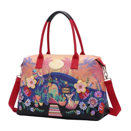 GARDENS OF THE WORLD MEXICO WEEKENDER - WEEKENDER Printed & embossed VEGAN leather Dimensions 31.5 CM (H) *
  48 CM (W) * 15 CM (D)