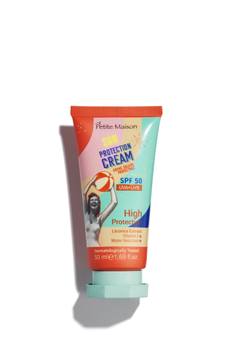 Sun protection cream 50ML - Sun protection cream protects your skin against the harmful effects of the sun and facilities the skin to breathe through its lightweight formula.