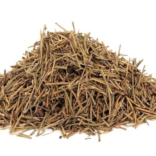 عشبة العلندة - Benefits of Alanda Herb:
Improves Digestion: Helps with indigestion and intestinal cramps.
Antibacterial: Has antibacterial and antifungal properties.
Pain Relief: Used to relieve body and joint pain.
Detoxifies the Body: Aids in detoxifying the body from toxins.
Skin Benefits: Helps treat skin issues like inflammation and sensitivities.
Improves Respiratory Health: Promotes respiratory health and helps with coughs.
How to Use (Briefly):
For Digestion: Drink it as a warm beverage after meals.
For Pain Relief: Can be applied topically to affected areas.
For Detox: Drink its brew on an empty stomach.
For Respiratory Health: Inhale the steam from the brewed herb to ease respiratory issues.