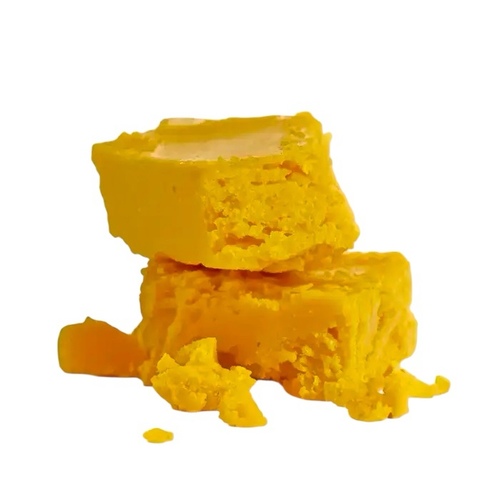 Yellow Shea Butter - Benefits of Shea Butter:
Moisturizes the Skin: It deeply moisturizes the skin, helping to prevent dryness.
Anti-Aging: Fights wrinkles and fine lines due to its antioxidants.
Soothes the Skin: Helps calm irritated skin and reduces redness.
Improves Skin Elasticity: Enhances skin elasticity, helping to reduce the appearance of stretch marks.
Treats Acne: Soothes inflammation and fights acne-causing bacteria.
Hair Care: Moisturizes dry and split ends, improving hair health and shine.
Treats Skin Cracks: Helps heal cracks in areas like heels and elbows.
Anti-Bacterial: Contains anti-bacterial properties that help prevent skin infections.
How to Use:
On the Skin: Massage a small amount onto dry skin or after a shower.
For the Face: Apply as a moisturizer, either day or night.
For Hair: Apply to the ends of dry or split hair.
Stretch Marks: Massage on affected areas twice daily.
For Lips: Use as a lip balm for dry, chapped lips.
