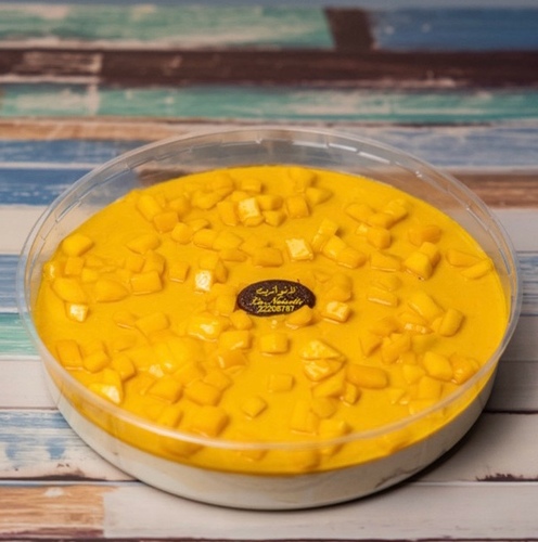 Mango Trifle - Manogo filling with sponge vanilla with mango frozen for topping and fresh mango also, enough for 8 person