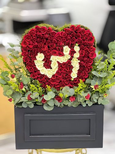 Rkn Flowers  - box with heart