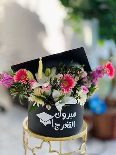 Graduation cap with flowers - Graduation cap with flowers