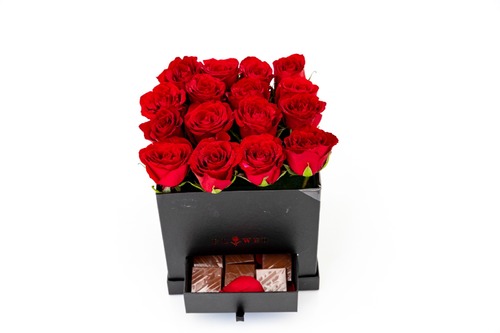 Box with Flower - box flower joori with chocolate
